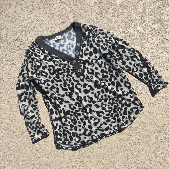 Leopard sweater - Picture 1 of 2